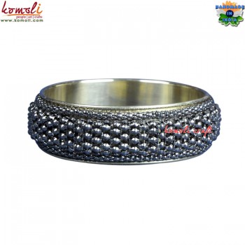 Inter-mesh Black-on-Black Metal Bangle